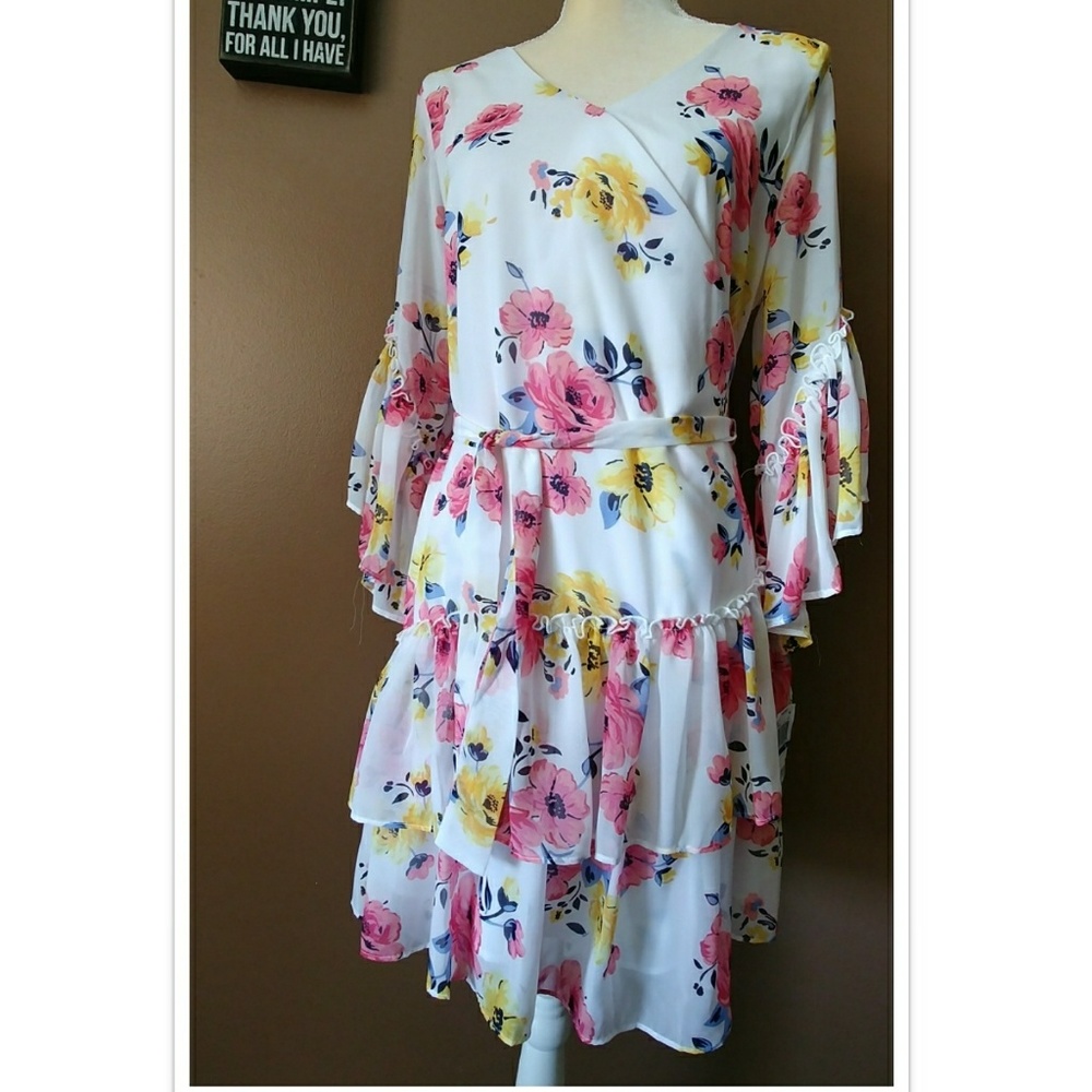 🆕 The Edit 💜 Floral Dress